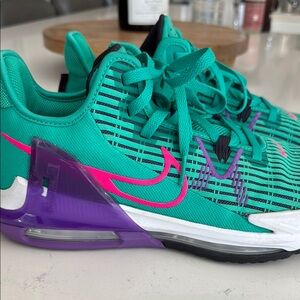 LeBron Witness basketball shoes